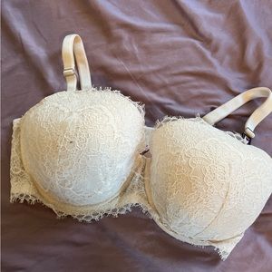 NWOT Victoria’s Secret Body by Victoria White Lace Demi Bra
